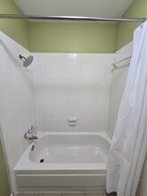 10555 Turtlewood Ct, Unit 1005 in Houston, TX - Foto de edificio - Building Photo