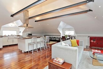 6288 Dover St, Unit 6288 Dover St in Oakland, CA - Foto de edificio - Building Photo