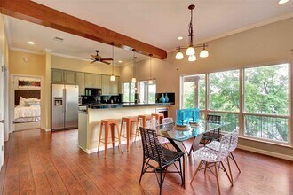 2208 Trailside Dr in Austin, TX - Building Photo - Building Photo