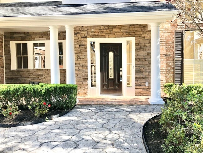 5711 Silver Bay Ct in Sugar Land, TX - Building Photo - Building Photo