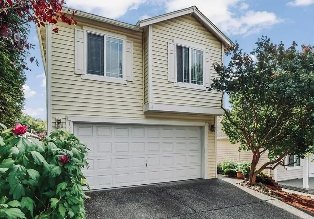15621 26th Pl W in Lynnwood, WA - Building Photo