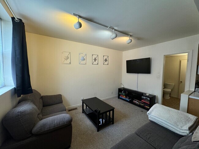 1208 W Roscoe St in Chicago, IL - Building Photo - Building Photo