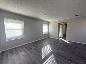 8912 Greenmound Ave in Dallas, TX - Building Photo - Building Photo