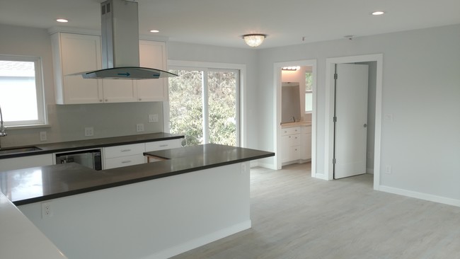 710 Emeline Ave in Santa Cruz, CA - Building Photo - Interior Photo