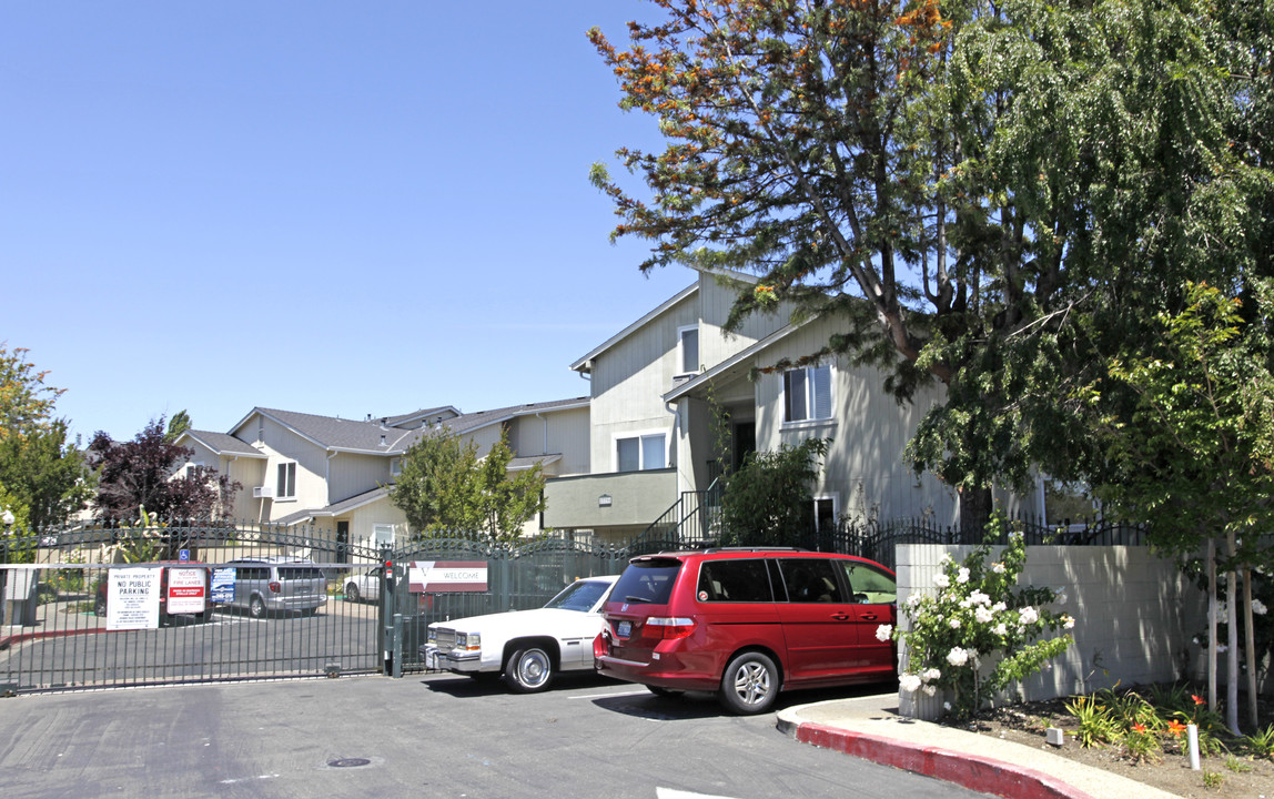 27771 Vasona Ct in Hayward, CA - Foto de edificio