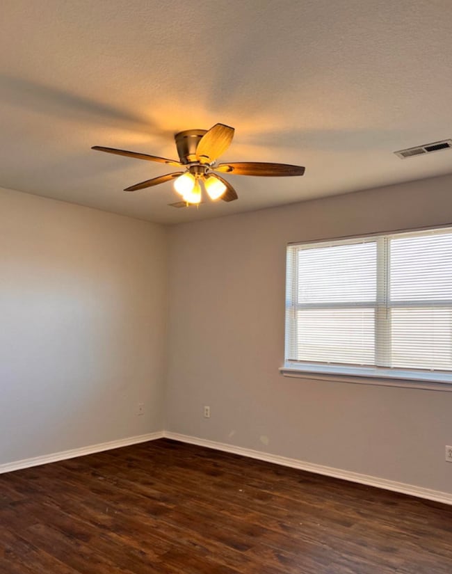 2212 E 8th St in Joplin, MO - Building Photo - Building Photo