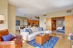 The Mist on Lake Minnetonka in Spring Park, MN - Building Photo