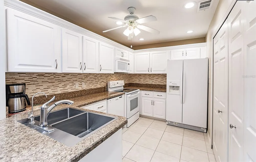 3300 Loveland Blvd, Unit 602 Loveland in Port Charlotte, FL - Building Photo