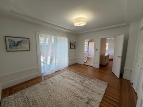 879 E 28th St in Oakland, CA - Building Photo - Building Photo