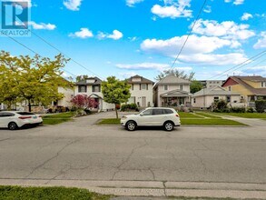 27 Berryman Ave in St Catharines, ON - Building Photo - Building Photo