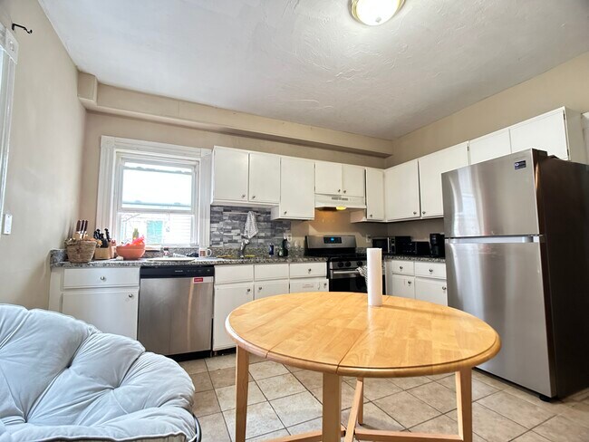 48 Pratt St in Boston, MA - Building Photo - Building Photo