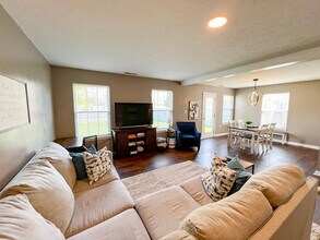 13255 Summerwood Ln in Fishers, IN - Building Photo - Building Photo