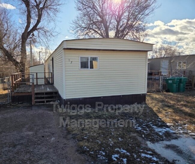 property at 107 Gumbo Dr