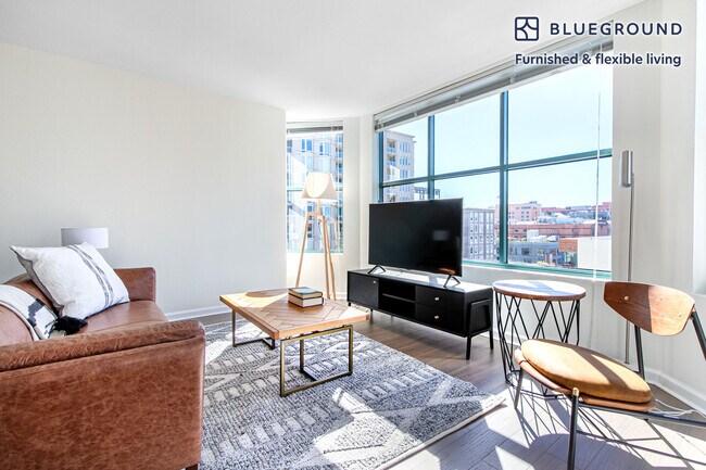 2 Townsend St in San Francisco, CA - Building Photo - Building Photo