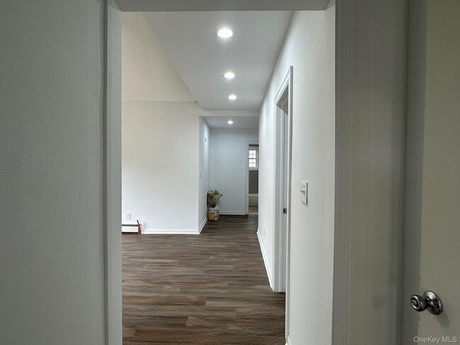 959 Montauk Hwy in Oakdale, NY - Building Photo - Building Photo