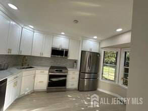 1C John Adams Ct in Monroe Township, NJ - Building Photo - Building Photo
