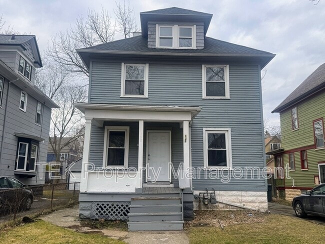 property at 128 Roslyn St