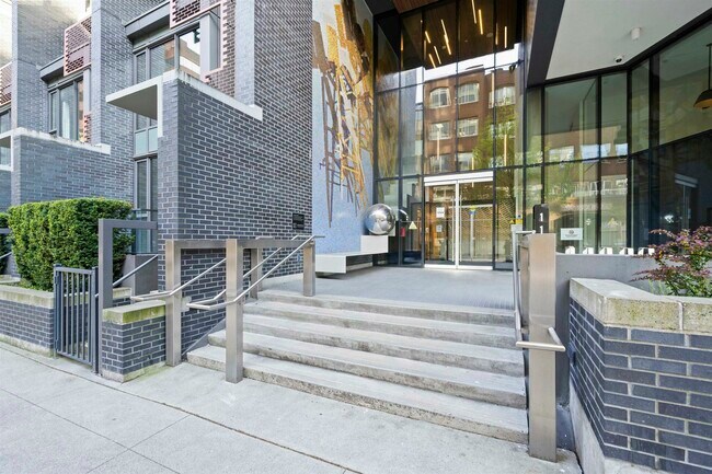 1133 Hornby St in Vancouver, BC - Building Photo - Building Photo