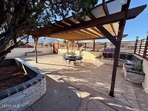 4018 Sacramento Ave in El Paso, TX - Building Photo - Building Photo