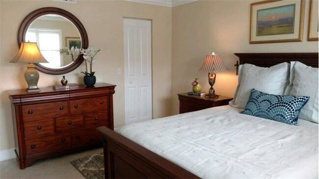 1060 Lake Shore Dr-Unit -206 in West Palm Beach, FL - Building Photo - Building Photo