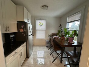 1425 Hopkins Ave in Lakewood, OH - Building Photo - Building Photo