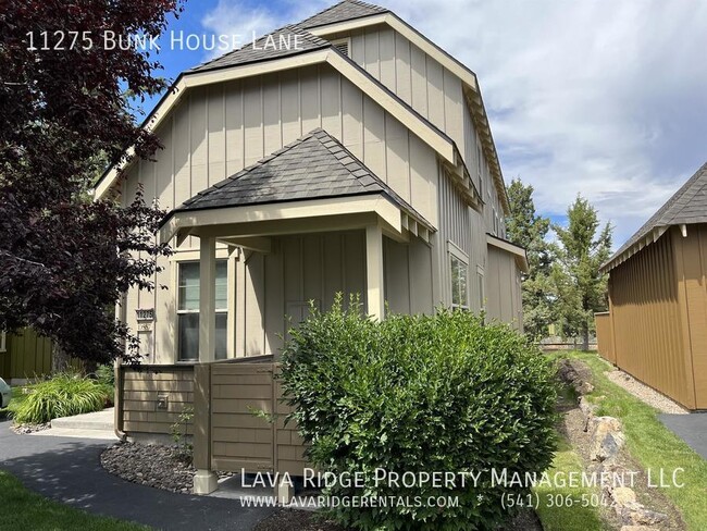 11275 Bunk House Ln in Redmond, OR - Foto de edificio - Building Photo