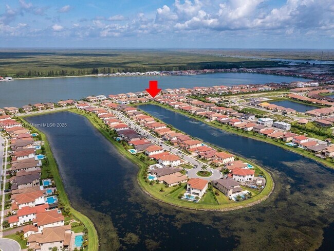 12280 N Baypoint Cir