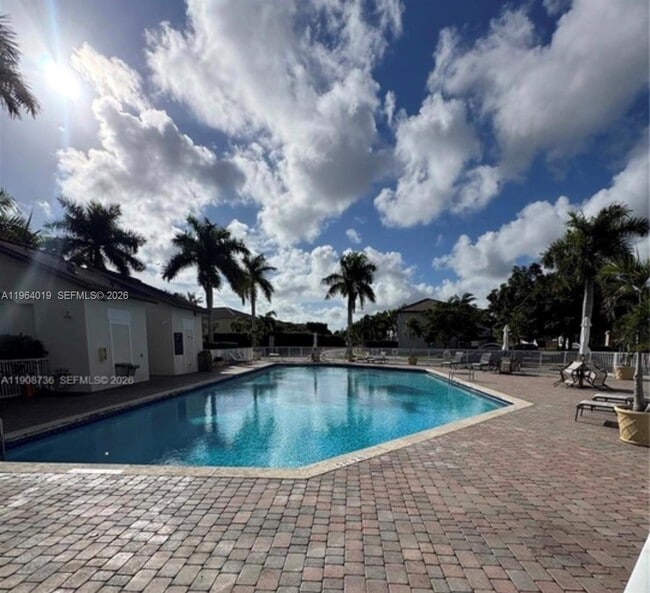 11503 NW 89th St in Doral, FL - Building Photo - Building Photo