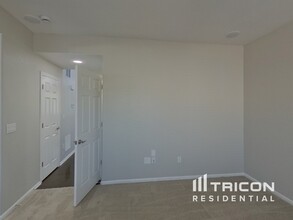 6324 N Ensenada Ct in Aurora, CO - Building Photo - Building Photo