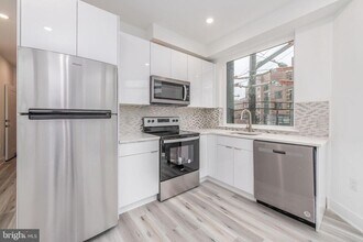 2301 Grays Ferry Ave in Philadelphia, PA - Building Photo - Building Photo