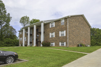 Colonial Square in Radcliff, KY - Building Photo - Other