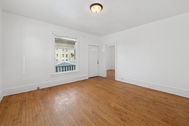 1734 W Clarke St in Milwaukee, WI - Building Photo - Building Photo