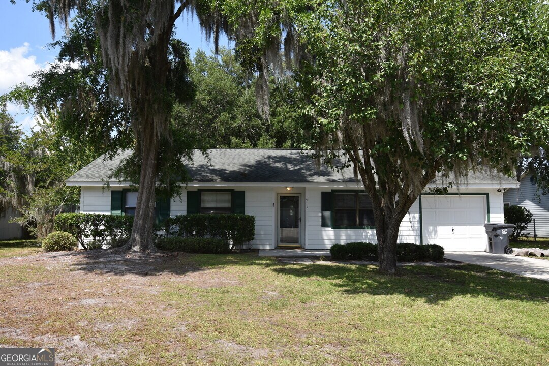 413 Sunnyside Dr in St. Marys, GA - Building Photo
