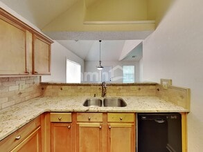 2943 Newtons Crest Cir in Snellville, GA - Foto de edificio - Building Photo