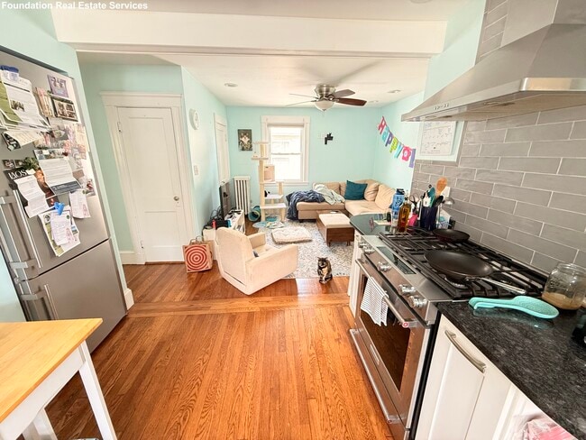 33 Harriet St, Unit 2