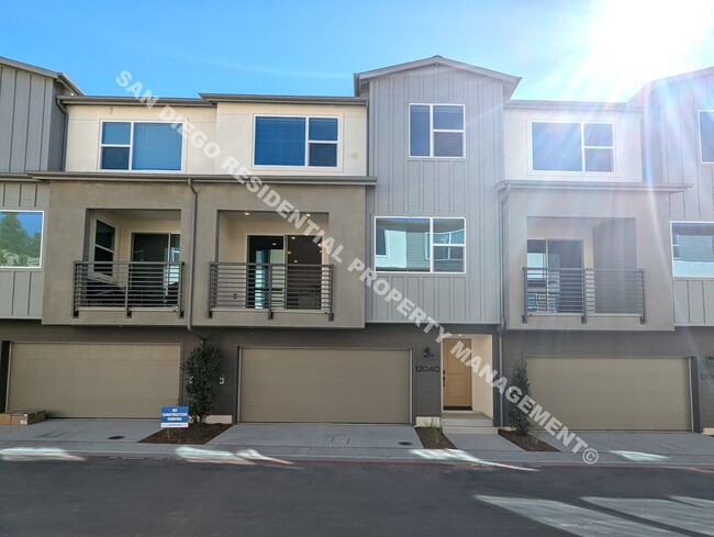 12040 Riley Ln in San Diego, CA - Building Photo - Building Photo