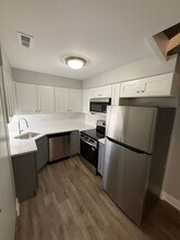 744 W Gordon Terrace in Chicago, IL - Building Photo - Building Photo