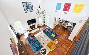 5904 Florencia Ln in Austin, TX - Building Photo - Building Photo
