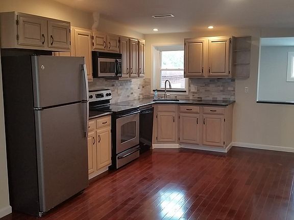 815 Wharton St, Unit Upper in Philadelphia, PA - Building Photo - Building Photo
