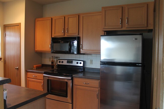 Sunset Ridge (young professional) in Columbia, MO - Building Photo - Building Photo