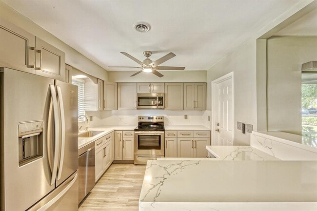 property at 400 S Luna Ct