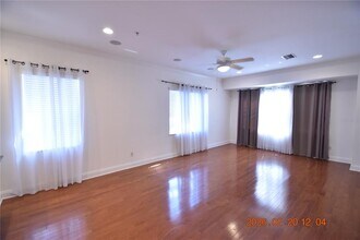 4409 W Gray St in Tampa, FL - Building Photo - Building Photo