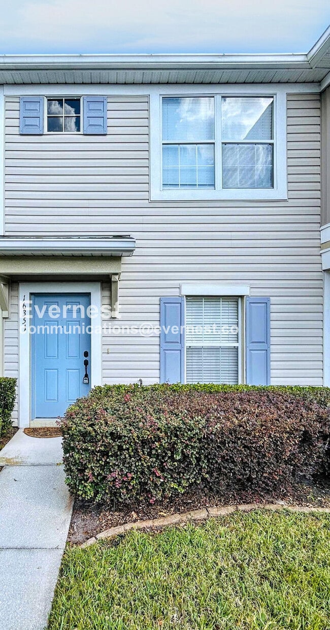 16351 Swan View Cir in Odessa, FL - Foto de edificio - Building Photo