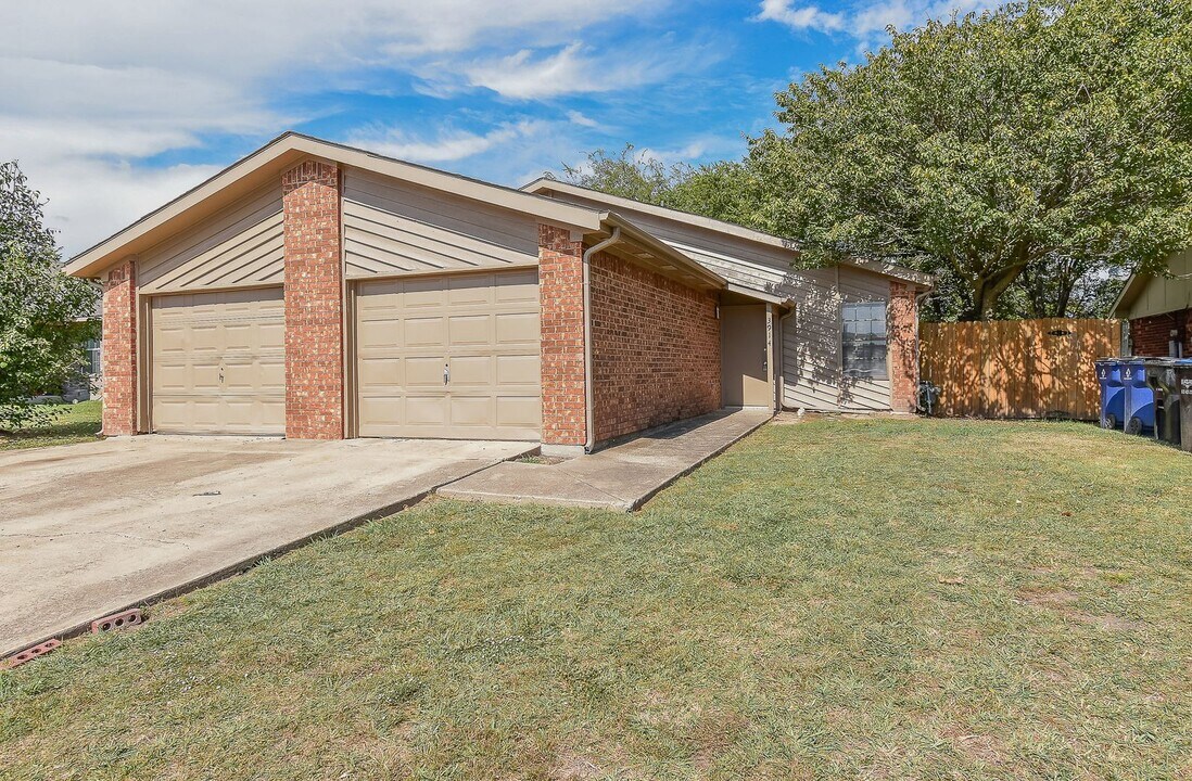 3914-3916 Peperport Dr in Greenville, TX - Building Photo