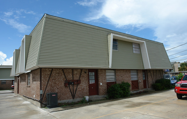 3704 W Esplanade Ave in Metairie, LA - Building Photo - Building Photo