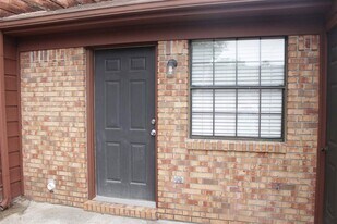 2356 Hartsfield Way, Unit 311 in Tallahassee, FL - Building Photo
