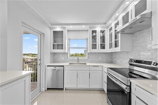 1200 Hibiscus Ave in Pompano Beach, FL - Building Photo