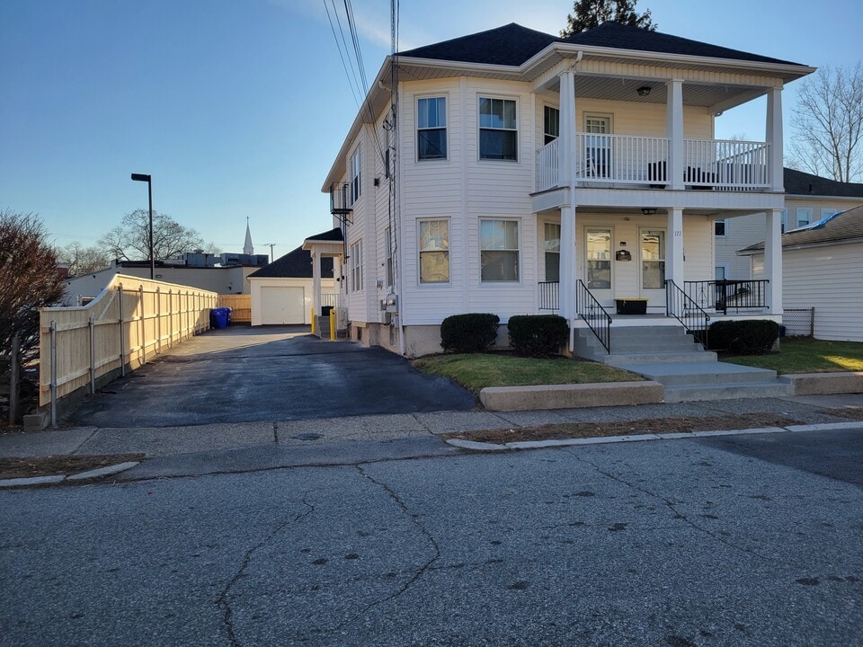 171 Bucklin St, Unit Bucklin Street in Pawtucket, RI - Building Photo