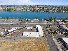 905 W Broadway Ave in Moses Lake, WA - Building Photo - Building Photo