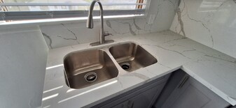 11028 1/2 Strathmore Dr in Los Angeles, CA - Building Photo